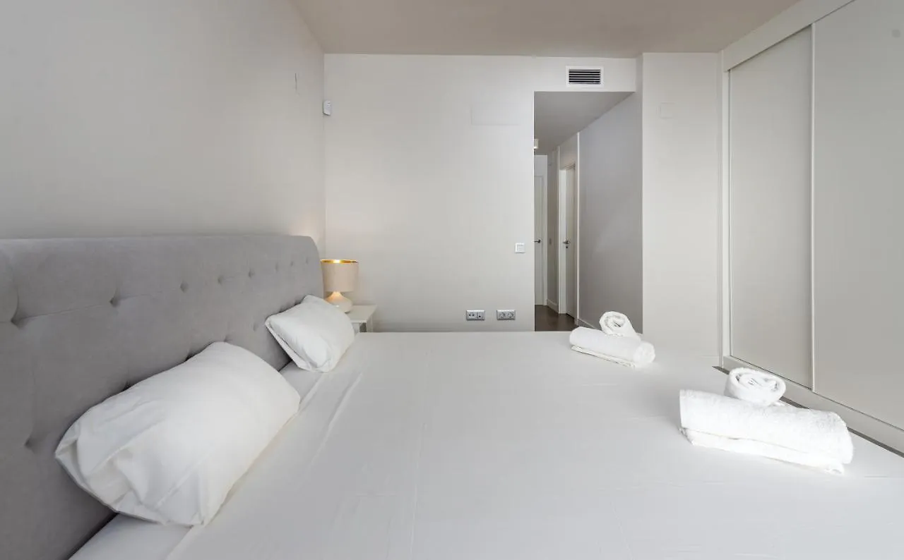 Luxurious Apartment With Sea Views Blue Suites B2-103 마닐바 홈스테이